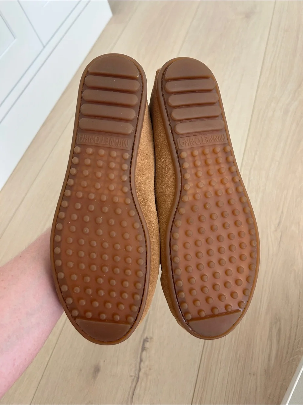 Minnetonka Men's Suede Moccasin Loafer - Tan size 9 NWT